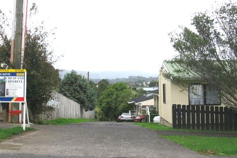 Photo of property in 105 Woodglen Road, Glen Eden, Auckland, 0602