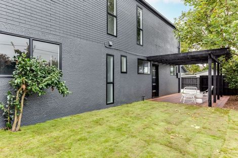 Photo of property in 1/97 Weston Road, St Albans, Christchurch, 8052