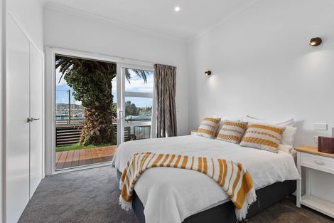 Photo of property in 498 Evans Bay Parade, Hataitai, Wellington, 6021