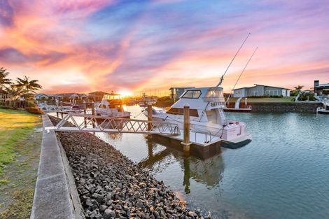 Photo of property in 10 Rauiri Drive, One Tree Point, 0118