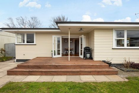 Photo of property in 4 Dover Road, St Andrews, Hamilton, 3200