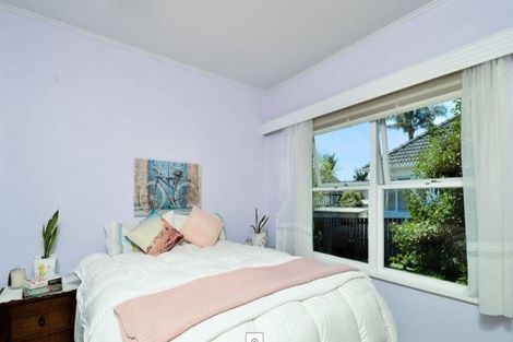Photo of property in 1/13 Otakau Road, Milford, Auckland, 0620