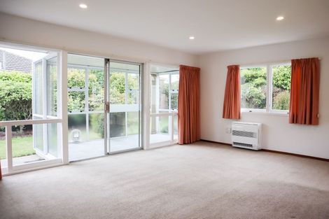 Photo of property in 2/208 Waimairi Road, Ilam, Christchurch, 8041