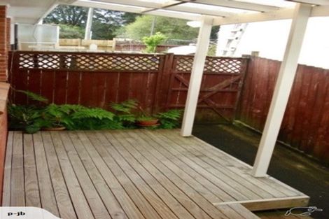 Photo of property in 2/71 Mount Smart Road, Onehunga, Auckland, 1061