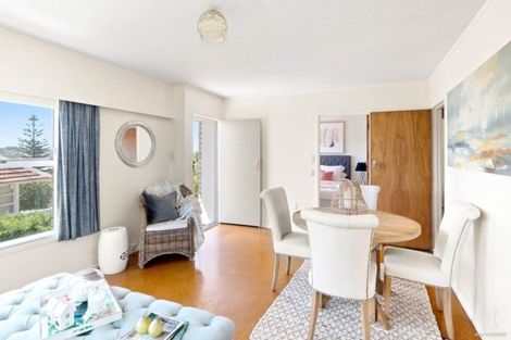 Photo of property in 2/4 Velma Road, Hillcrest, Auckland, 0627