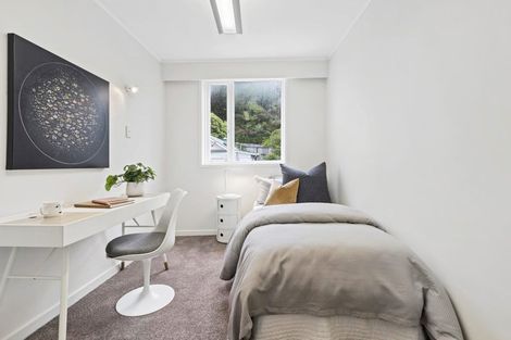 Photo of property in Oriana Apartments, 248 Oriental Parade, Oriental Bay, Wellington, 6011