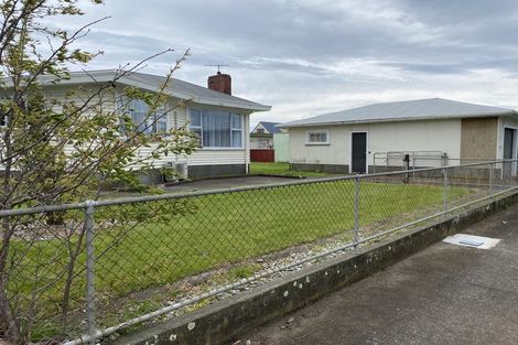 Photo of property in 99 Broadway, Waitara, 4320