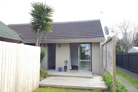 Photo of property in 2/19 Beaumaris Way, Conifer Grove, Takanini, 2112