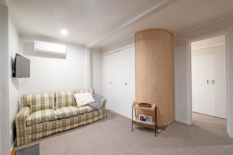 Photo of property in 2 Convent Road, Bluff Hill, Napier, 4110