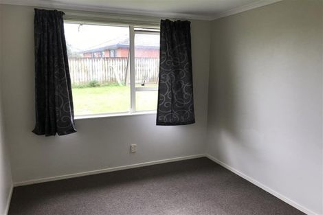 Photo of property in 25 Loughinisland Place, Weymouth, Auckland, 2103