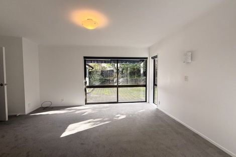 Photo of property in 53 Mirrabooka Avenue, Botany Downs, Auckland, 2010