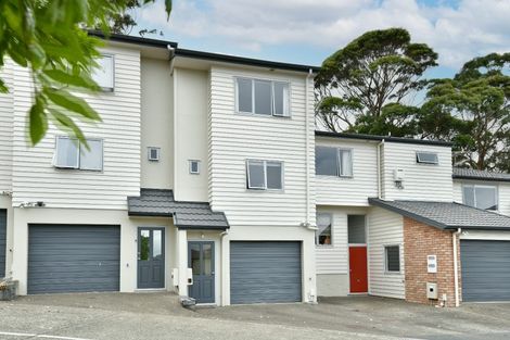 Photo of property in 3/22 Northcross Drive, Oteha, Auckland, 0632