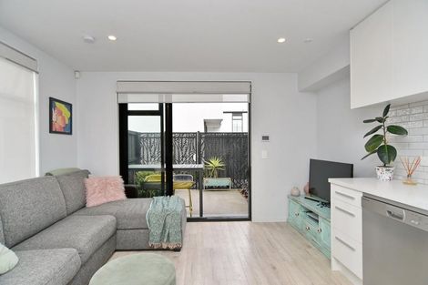 Photo of property in 8/10 New Brighton Road, Shirley, Christchurch, 8061