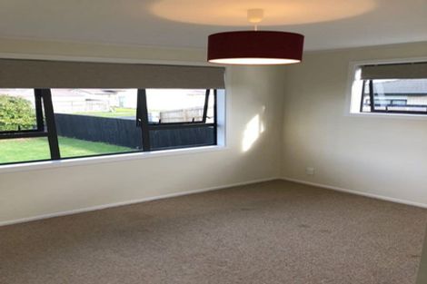 Photo of property in 37 Edgewater Drive, Pakuranga, Auckland, 2010