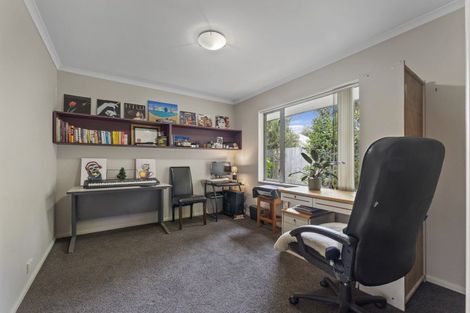 Photo of property in 9 Scarlet Lane, Redwood, Christchurch, 8051