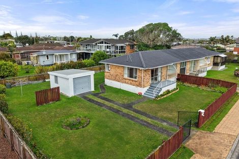 Photo of property in 3/26 Moana Avenue, Orewa, 0931