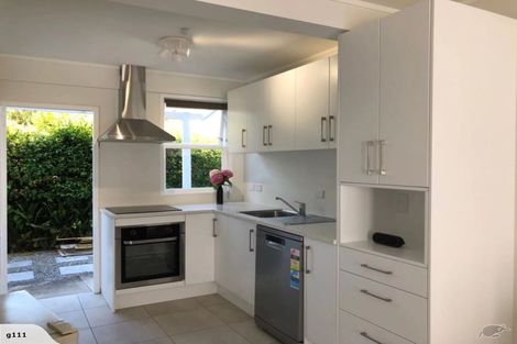 Photo of property in 3/2 Scarboro Terrace, Murrays Bay, Auckland, 0630