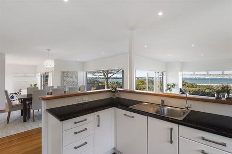 Photo of property in 25 Sylvan Avenue, Northcote, Auckland, 0627