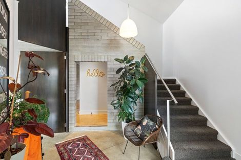 Photo of property in 33a Stanley Point Road, Stanley Point, Auckland, 0624