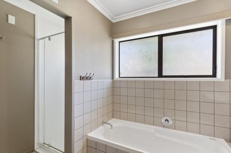 Photo of property in 23 Madill Road, St Andrews, Hamilton, 3200