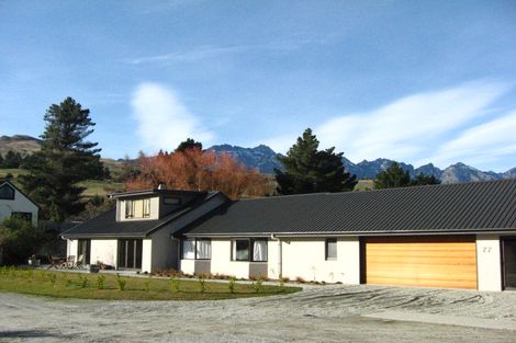 Photo of property in 77 Oregon Drive, Kelvin Heights, Queenstown, 9300