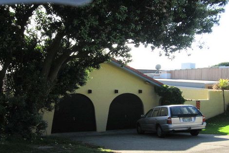 Photo of property in 8 Windley Avenue, Titahi Bay, Porirua, 5022