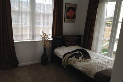 Photo of property in 9 Sylvan Crescent, Te Atatu South, Auckland, 0610