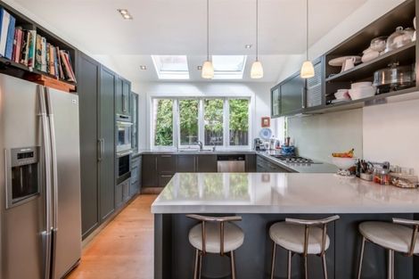 Photo of property in 33 Summer Street, Stanley Point, Auckland, 0624