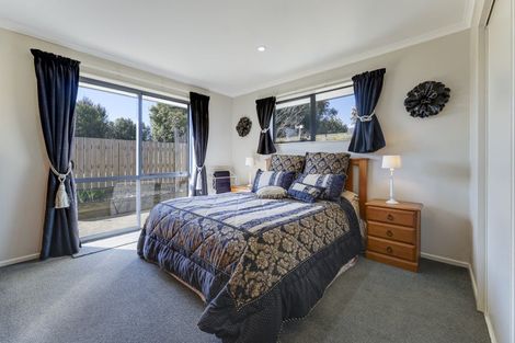 Photo of property in 16 Monaco View, Stoke, Nelson, 7011