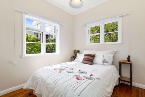 Photo of property in 36 Hinau Street, Tawa, Wellington, 5028