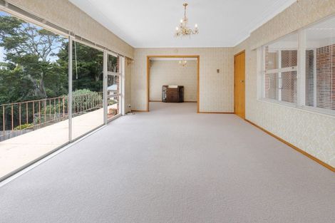 Photo of property in 96 Lawrence Crescent, Hillpark, Auckland, 2102