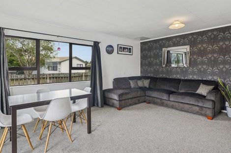Photo of property in 43 Matthew Place, Kawaha Point, Rotorua, 3010