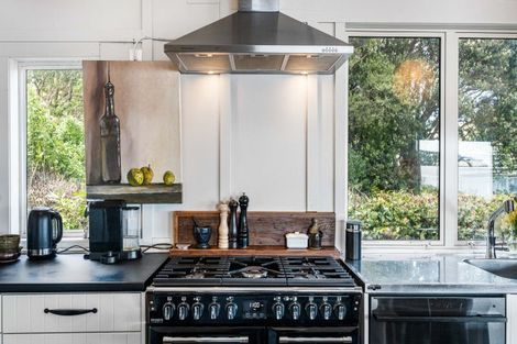 Photo of property in 40 Tuakau Bridge-port Waikato Road, Port Waikato, Tuakau, 2695