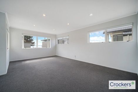 Photo of property in 2/21 The Esplanade, Eastern Beach, Auckland, 2012