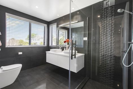 Photo of property in 14a Sylvan Park Avenue, Milford, Auckland, 0620