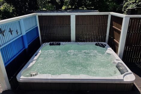 Photo of property in 8 Taungata Road, York Bay, Lower Hutt, 5013