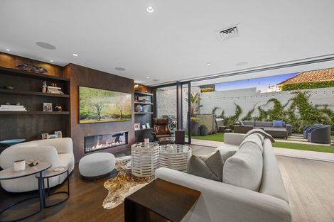 Photo of property in 222 Hurstmere Road, Takapuna, Auckland, 0622