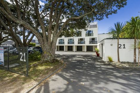 Photo of property in 5/21 Clifton Road, Hauraki, Auckland, 0622