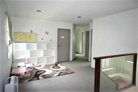 Photo of property in 16 Oak Bark Drive, Schnapper Rock, Auckland, 0632