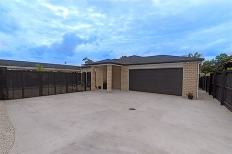 Photo of property in 209a Edmonton Road, Te Atatu South, Auckland, 0610