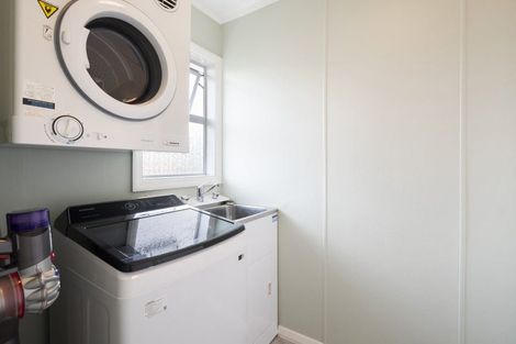 Photo of property in 3 Tingey Place, Awapuni, Palmerston North, 4412