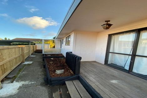 Photo of property in 2/16 Silver Creek Road, Weymouth, Auckland, 2103