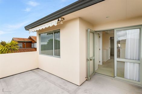 Photo of property in 10 Suncrest Drive, West Harbour, Auckland, 0618