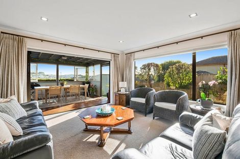 Photo of property in 14 Seamount Drive, Red Beach, 0932