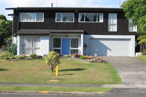 Photo of property in 12 Sandiacre Way, Browns Bay, Auckland, 0630