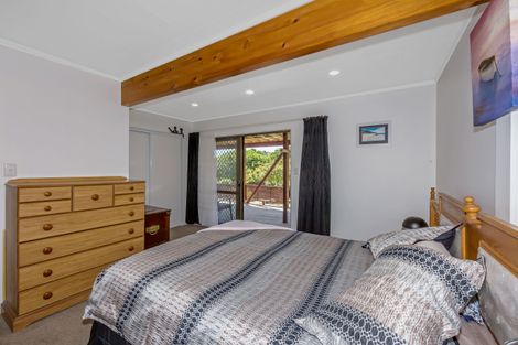 Photo of property in 1394 Whangaparaoa Road, Army Bay, Whangaparaoa, 0930