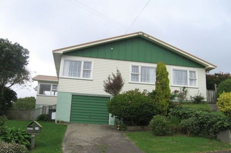 Photo of property in 27 Saint Edmund Crescent, Tawa, Wellington, 5028