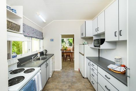Photo of property in 2 Escort Grove, Awapuni, Palmerston North, 4412