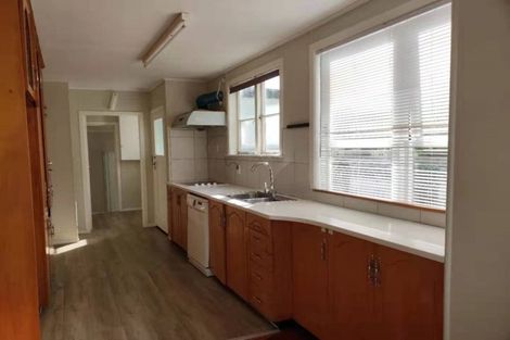 Photo of property in 7 Kaweka Street, New Lynn, Auckland, 0600