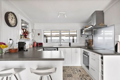 Photo of property in 805 Queen Sh25 Street, Thames, 3500